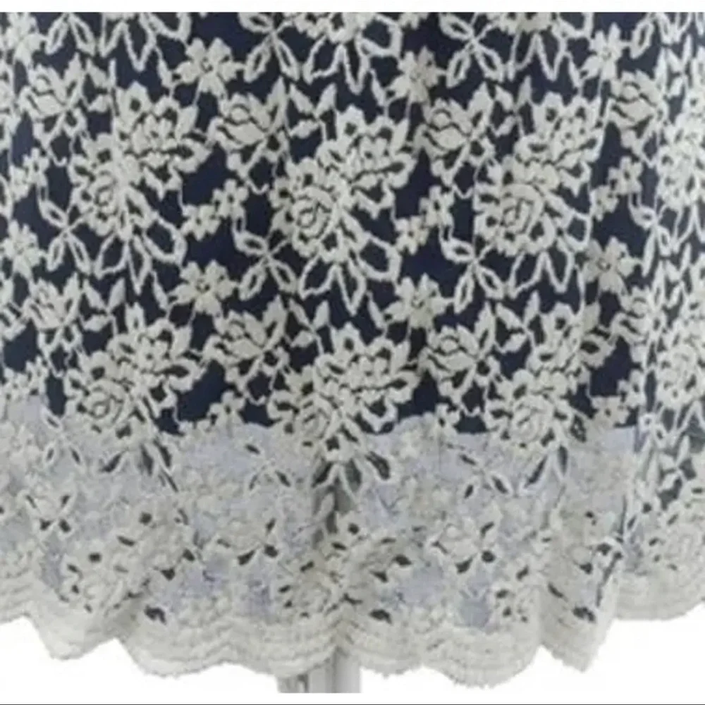 Floral Lace Sleeveless Scalloped Hem Dress - Picture 5 of 5